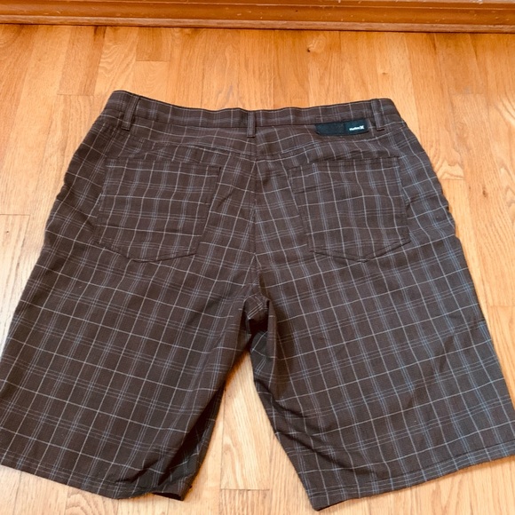 Hurley Mens Casual/Chino Shorts Size 36 Brown Check '84 Slim Excellent Condition - Picture 2 of 6